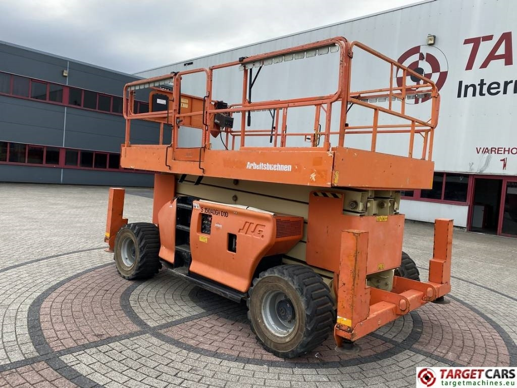 JLG 4394RT Diesel 4x4 Scissor Work Lift 1511cm - Scissor lift: picture 4 JLG 4394RT Diesel 4x4 Scissor Work Lift 1511cm - Scissor lift: picture 4