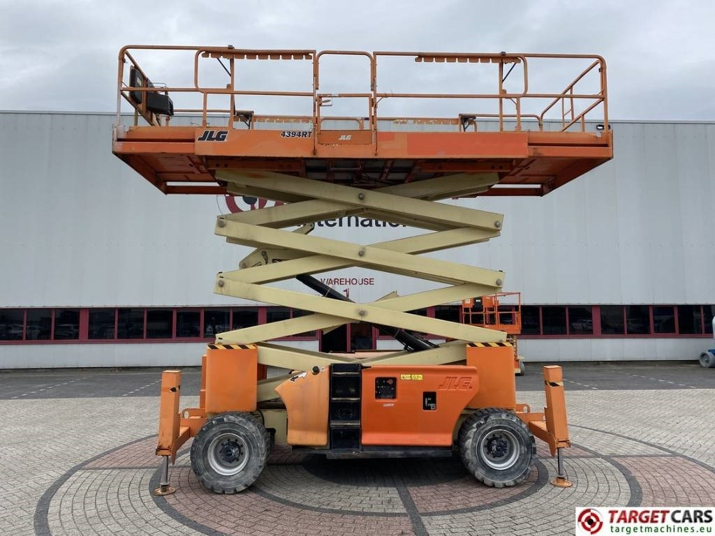 JLG 4394RT Diesel 4x4 Scissor Work Lift 1511cm - Scissor lift: picture 5 JLG 4394RT Diesel 4x4 Scissor Work Lift 1511cm - Scissor lift: picture 5