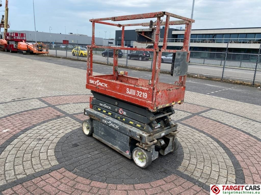 SkyJack SJIII-3219 Electric Scissor Work Lift 780cm - Scissor lift: picture 2 SkyJack SJIII-3219 Electric Scissor Work Lift 780cm - Scissor lift: picture 2