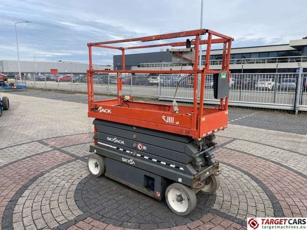 SkyJack SJIII-3226 Electric 3226 Scissor Work Lift 990cm - Scissor lift: picture 2 SkyJack SJIII-3226 Electric 3226 Scissor Work Lift 990cm - Scissor lift: picture 2