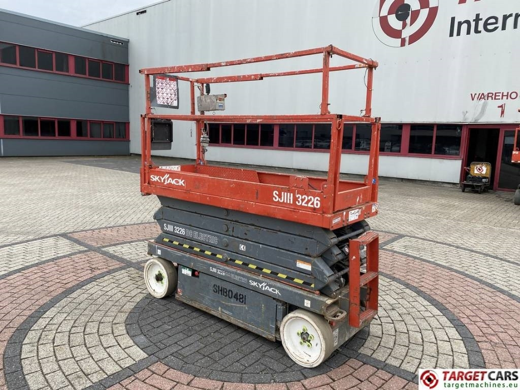 SkyJack SJIII-3226 Electric Scissor Work Lift 990cm  - Scissor lift: picture 4 SkyJack SJIII-3226 Electric Scissor Work Lift 990cm  - Scissor lift: picture 4