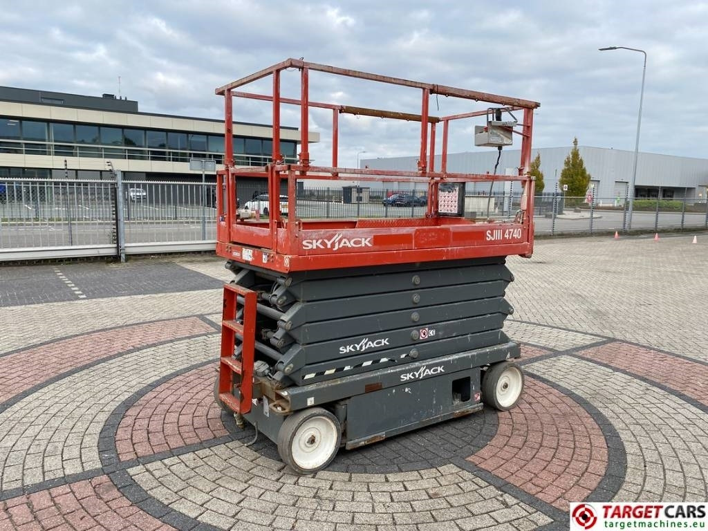 SkyJack SJIII-4740 Electric 4740 Scissor Work Lift 1380cm  - Scissor lift: picture 3 SkyJack SJIII-4740 Electric 4740 Scissor Work Lift 1380cm  - Scissor lift: picture 3