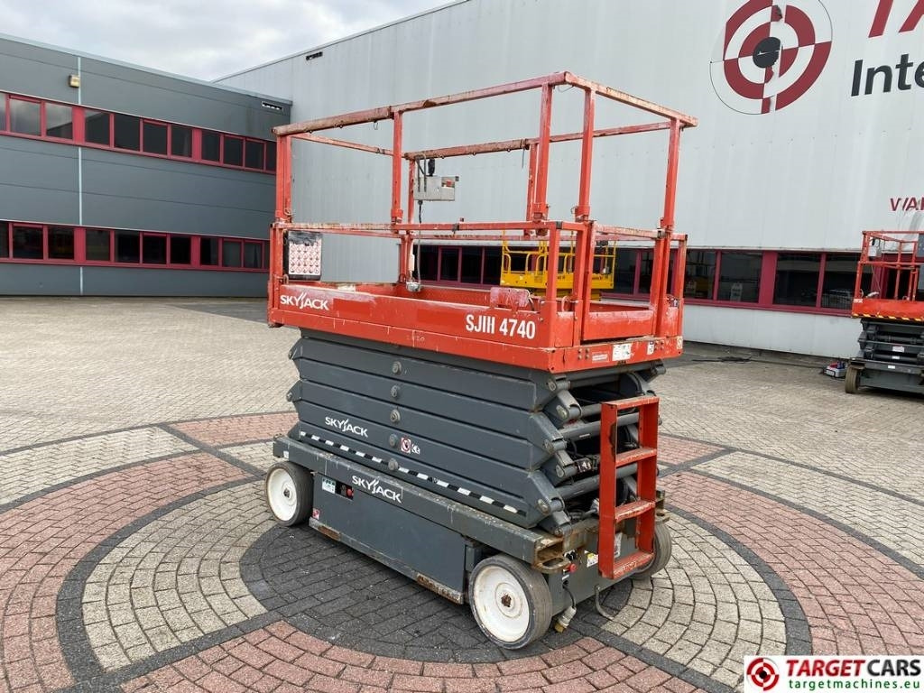 SkyJack SJIII-4740 Electric 4740 Scissor Work Lift 1380cm  - Scissor lift: picture 4 SkyJack SJIII-4740 Electric 4740 Scissor Work Lift 1380cm  - Scissor lift: picture 4