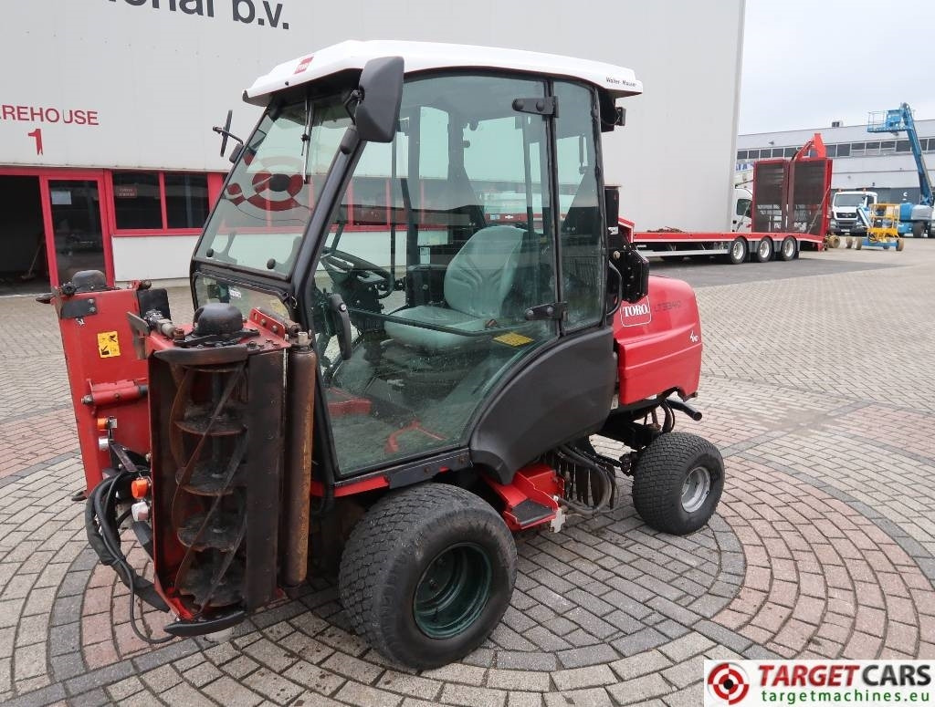 Toro LT3340 3-Gang Hydro 4WD Cylinder Reel Mower - Garden mower: picture 2 Toro LT3340 3-Gang Hydro 4WD Cylinder Reel Mower - Garden mower: picture 2