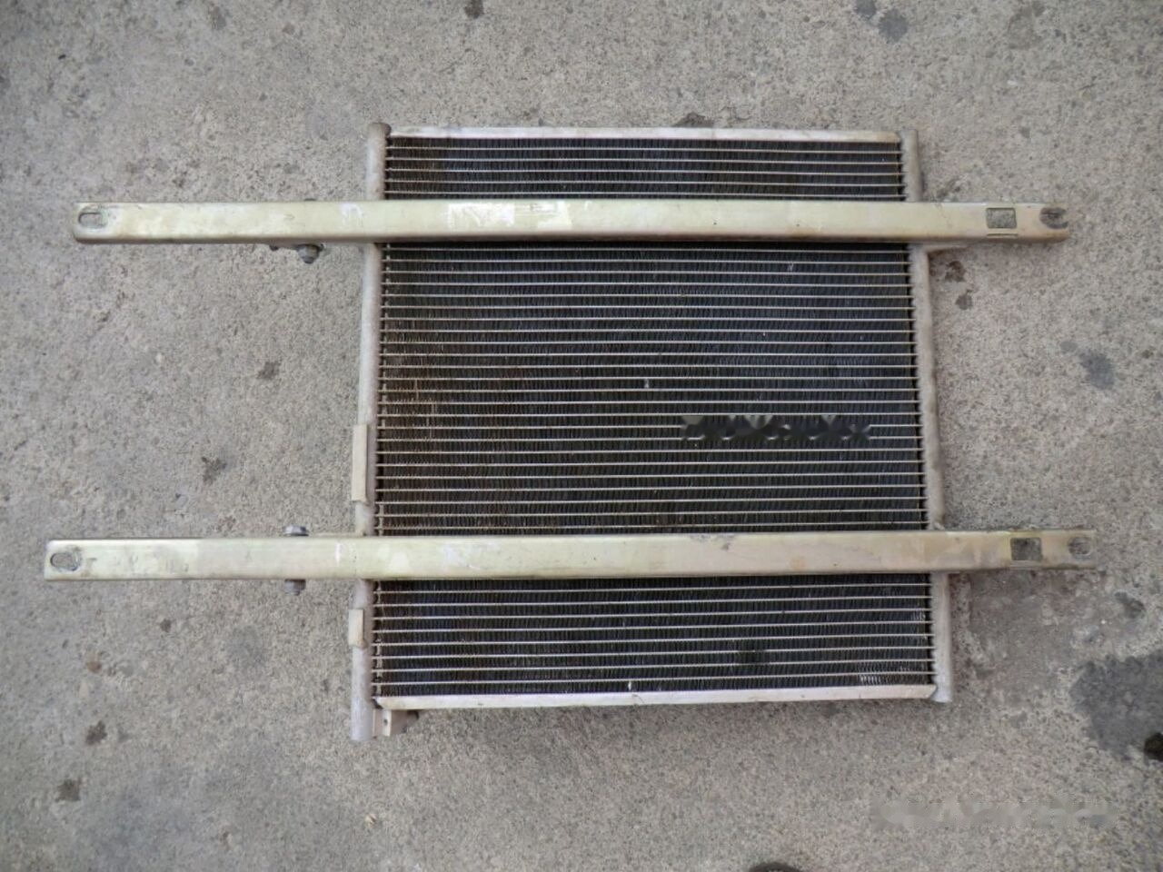 14557933 VOLVO EC210C L 120791 - Condenser for Excavator: picture 2 14557933 VOLVO EC210C L 120791 - Condenser for Excavator: picture 2