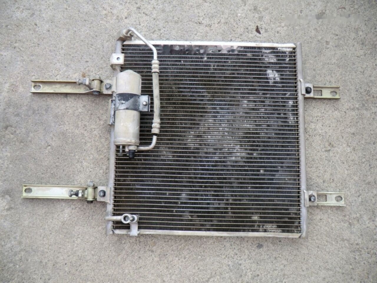14557933 VOLVO EC210C L 120791 - Condenser for Excavator: picture 1 14557933 VOLVO EC210C L 120791 - Condenser for Excavator: picture 1