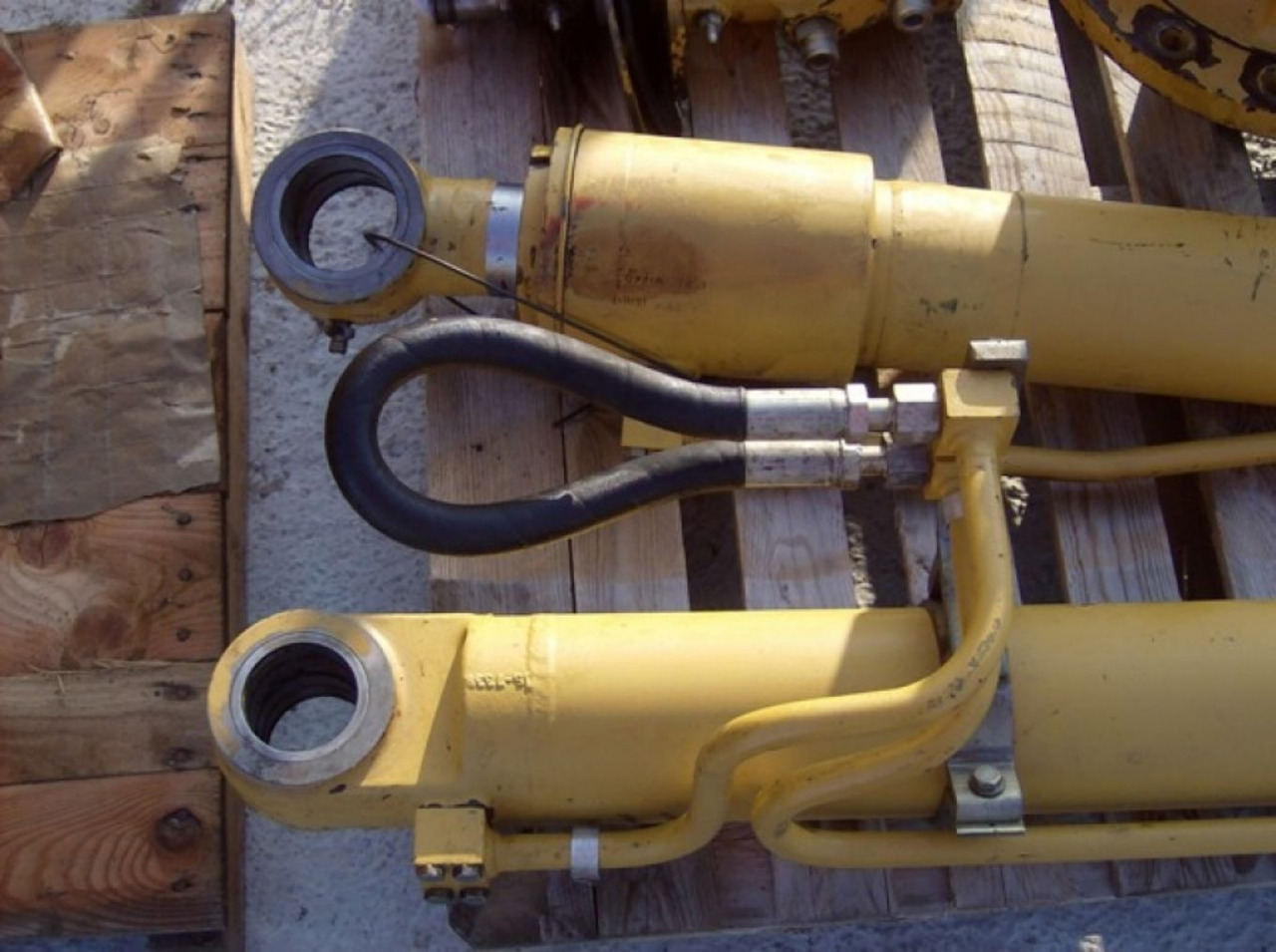 Caterpillar 317 NVA CILINDRI DI SALITA - Hydraulic cylinder for Construction machinery: picture 3 Caterpillar 317 NVA CILINDRI DI SALITA - Hydraulic cylinder for Construction machinery: picture 3