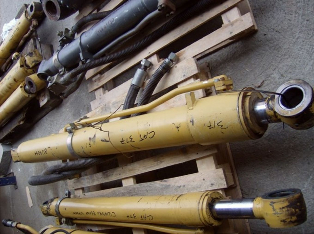 Caterpillar 317 NVA CILINDRO POSIZIONATORE - Hydraulic cylinder for Construction machinery: picture 2 Caterpillar 317 NVA CILINDRO POSIZIONATORE - Hydraulic cylinder for Construction machinery: picture 2