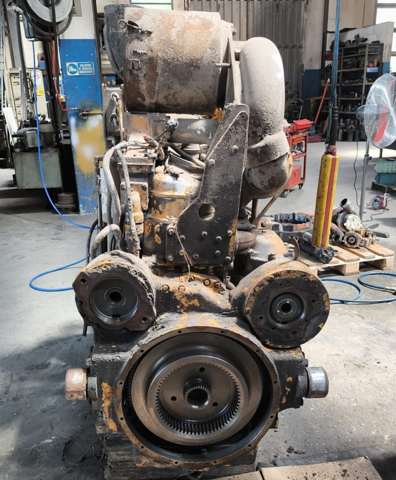 Caterpillar 3406 Motore usato completo di convertitore e pompe - Engine and parts for Construction machinery: picture 4 Caterpillar 3406 Motore usato completo di convertitore e pompe - Engine and parts for Construction machinery: picture 4