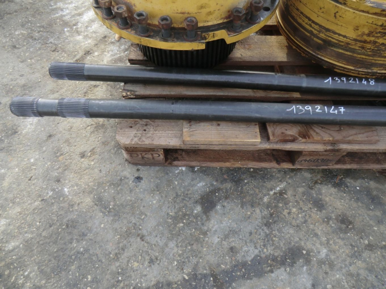 Caterpillar 735 Semiasse con una filettatura - Transmission for Construction machinery: picture 2 Caterpillar 735 Semiasse con una filettatura - Transmission for Construction machinery: picture 2