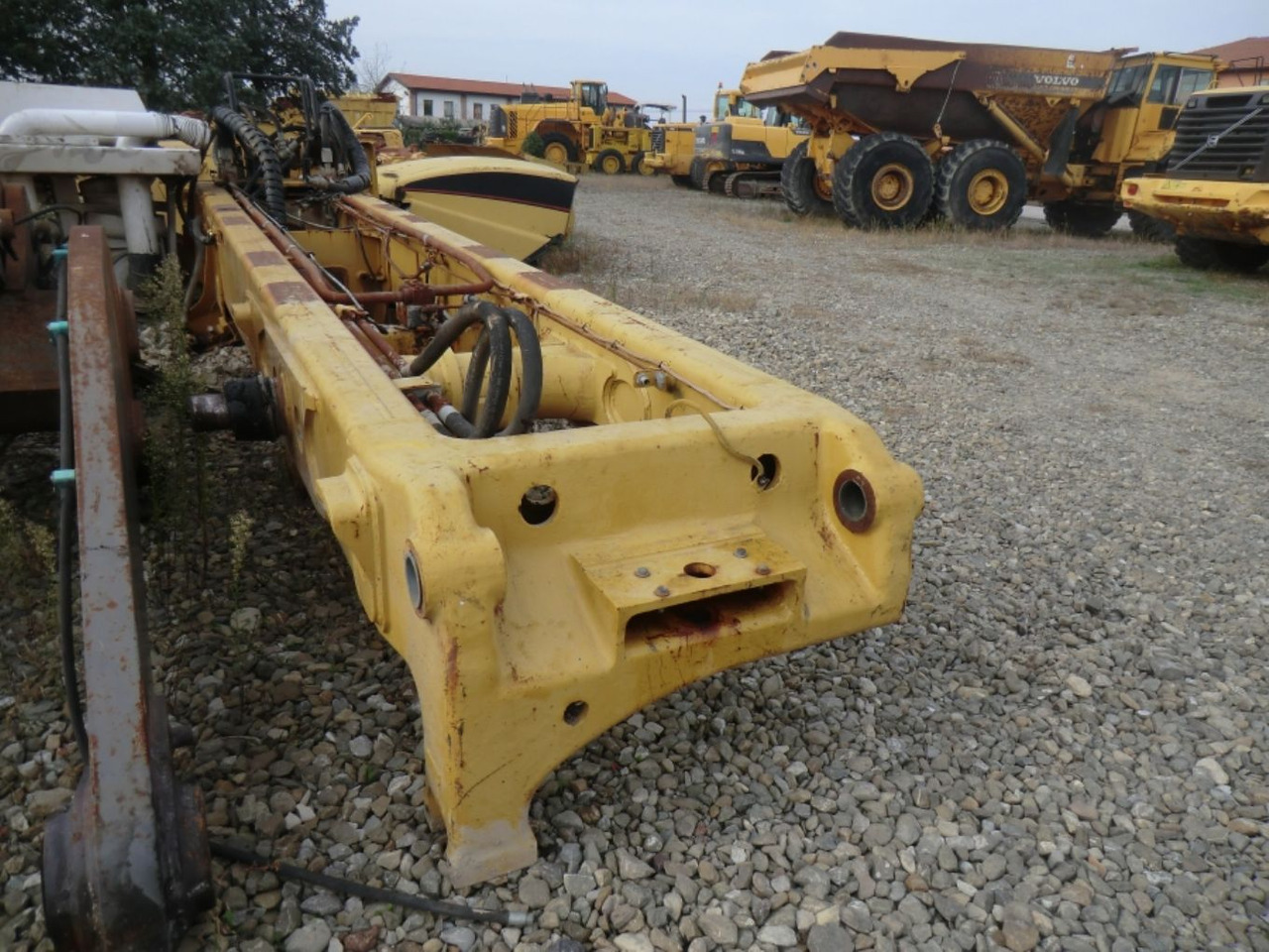 Caterpillar 735 Telaio posteriore - Frame/ Chassis for Construction machinery: picture 1 Caterpillar 735 Telaio posteriore - Frame/ Chassis for Construction machinery: picture 1