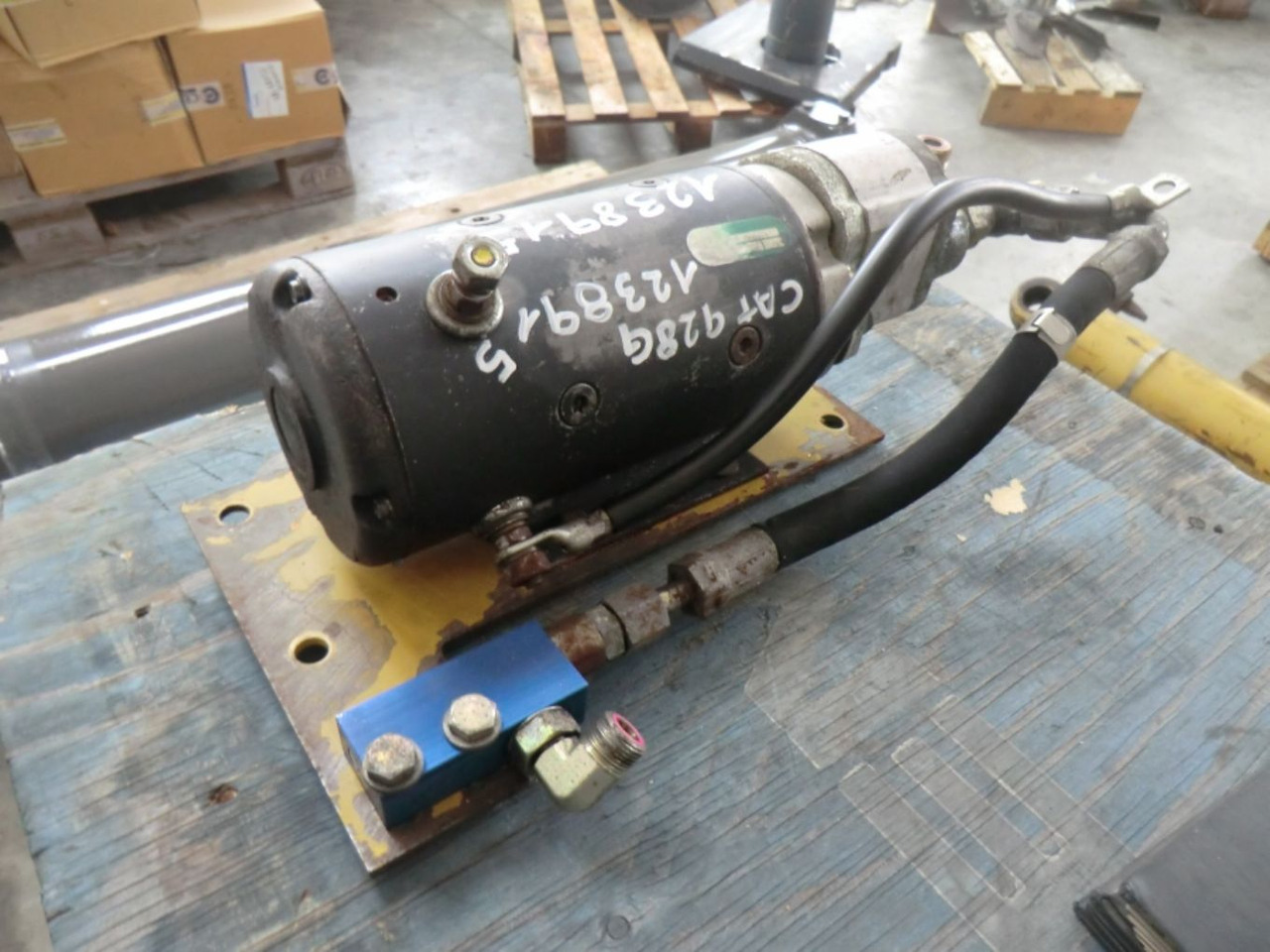 Caterpillar 928G POMPE STERZO AUSILIARIO - Hydraulic pump for Construction machinery: picture 3 Caterpillar 928G POMPE STERZO AUSILIARIO - Hydraulic pump for Construction machinery: picture 3