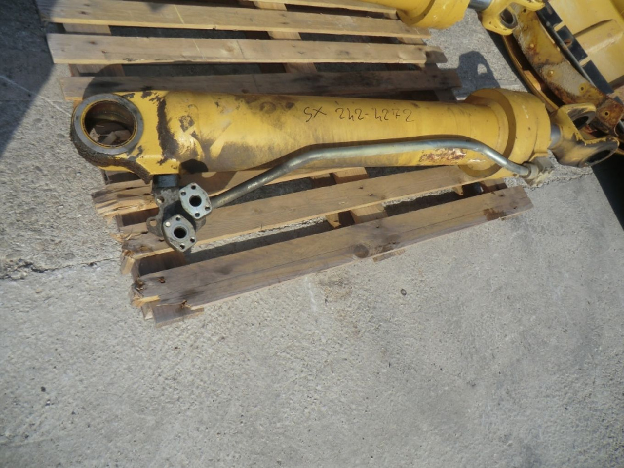 Caterpillar 962H Cilindro di sollevamento SX - Hydraulic cylinder for Construction machinery: picture 2 Caterpillar 962H Cilindro di sollevamento SX - Hydraulic cylinder for Construction machinery: picture 2
