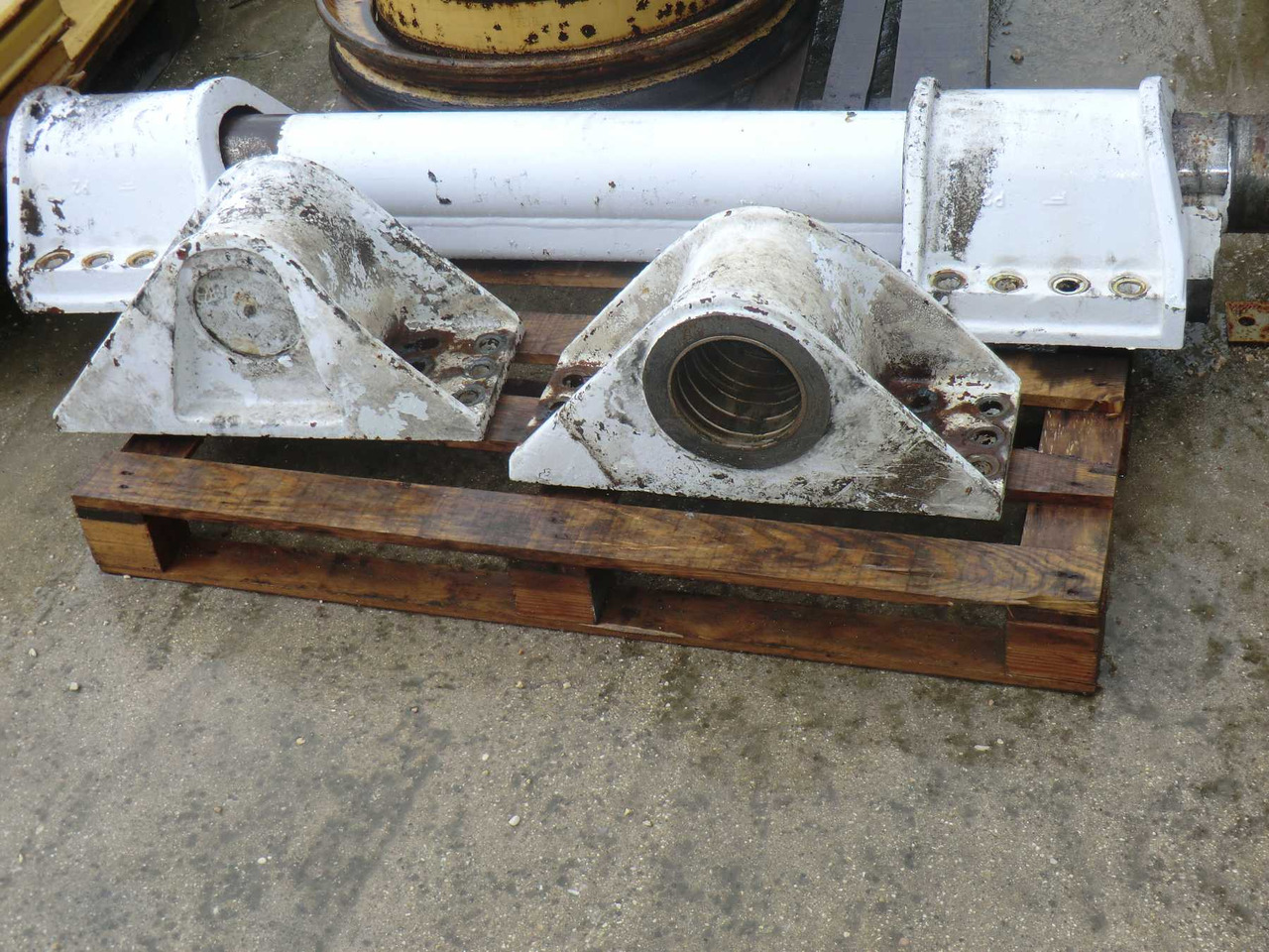 PERLINI DP655 SUPPORTI CASSONE - Body and exterior for Construction machinery: picture 1 PERLINI DP655 SUPPORTI CASSONE - Body and exterior for Construction machinery: picture 1