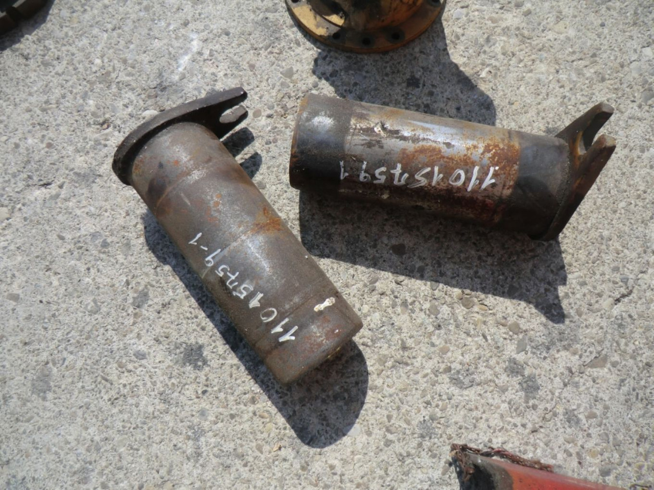 VOLVO L120C PERNO DEL BRACCIO - Body and exterior for Construction machinery: picture 1 VOLVO L120C PERNO DEL BRACCIO - Body and exterior for Construction machinery: picture 1