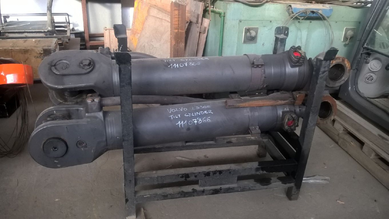 VOLVO L330E CILINDRO TILT - Hydraulic cylinder for Construction machinery: picture 2 VOLVO L330E CILINDRO TILT - Hydraulic cylinder for Construction machinery: picture 2