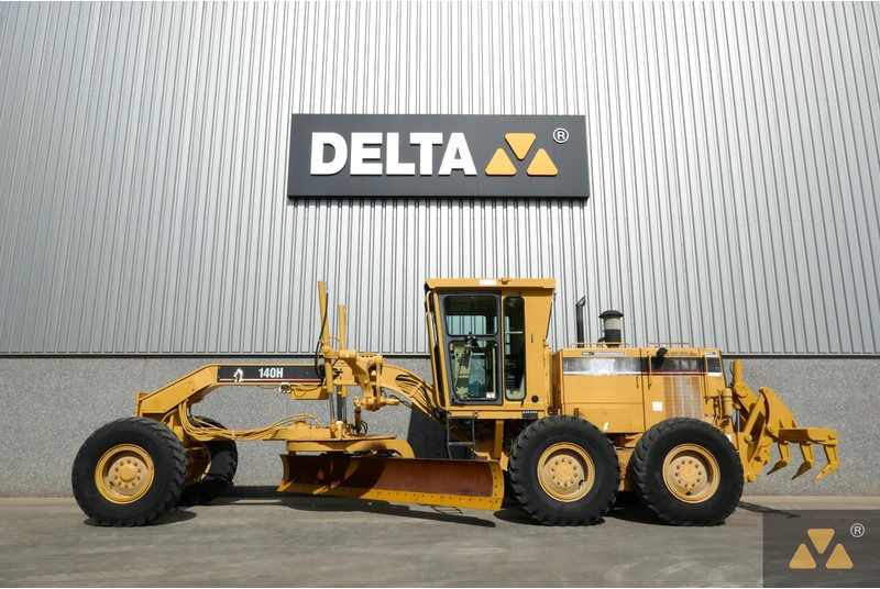 Grader Caterpillar 140H: picture 1