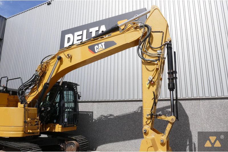 Crawler excavator Caterpillar 325F LCR: picture 9