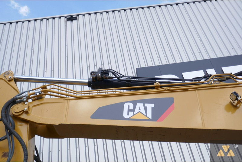 Crawler excavator Caterpillar 325F LCR: picture 13
