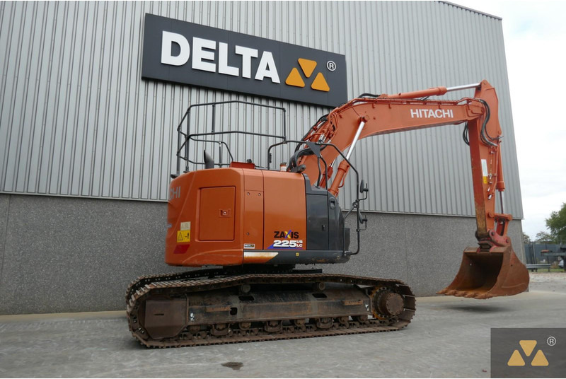 Hitachi ZX225USLC-6 - Crawler excavator: picture 5 Hitachi ZX225USLC-6 - Crawler excavator: picture 5
