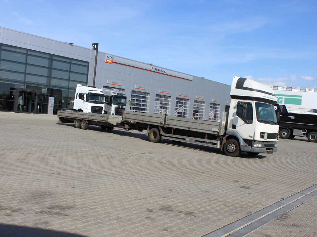 Dropside/ Flatbed truck DAF LF 45.180, SLEEPING BODY, EURO 3, TIRES 80%: picture 11