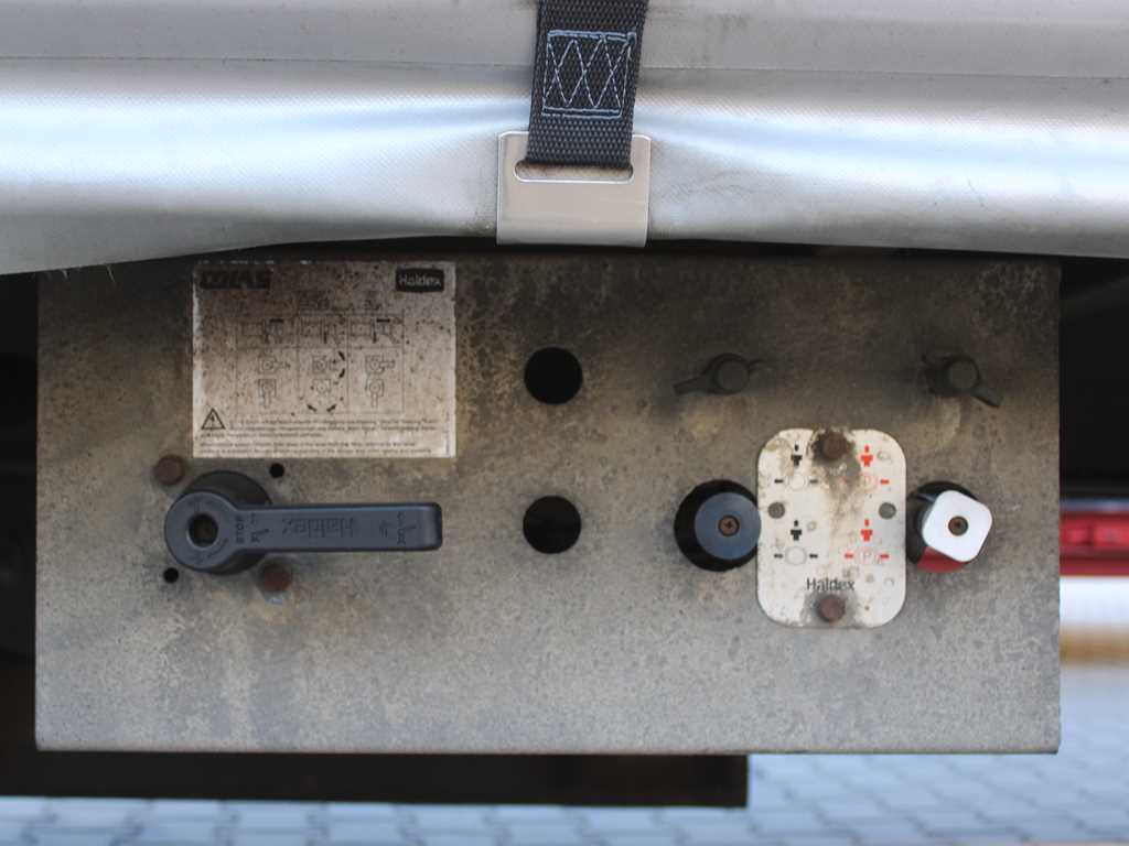 H&W - Curtainsider trailer: picture 2 H&W - Curtainsider trailer: picture 2