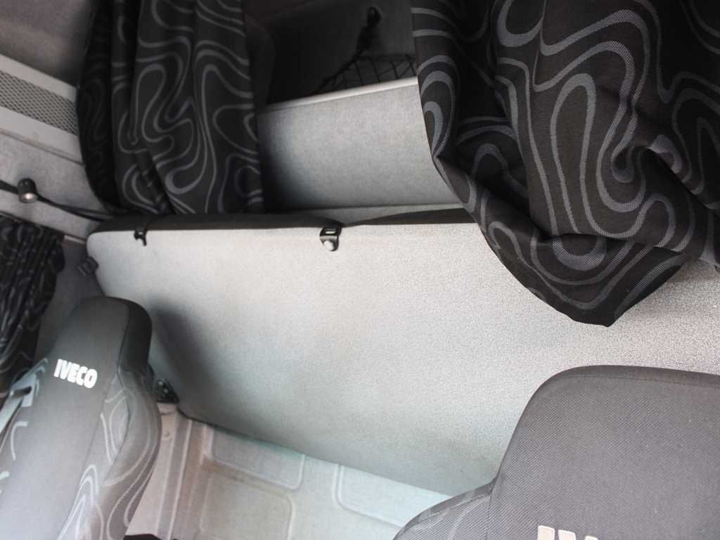 Iveco EUROCARGO 75E18, SIDE-WALLS, EURO 5 - Curtainsider truck: picture 4 Iveco EUROCARGO 75E18, SIDE-WALLS, EURO 5 - Curtainsider truck: picture 4