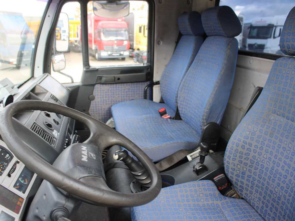 Hook lift truck MAN LE 8.180, EURO 3, BEACONS, CONTAINER HOOK CARRIER: picture 9