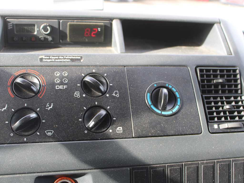 Hook lift truck MAN LE 8.180, EURO 3, BEACONS, CONTAINER HOOK CARRIER: picture 13