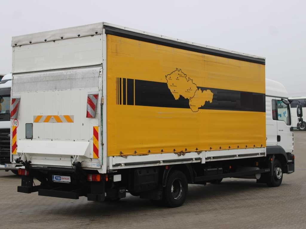 MAN TGL 12.210,EURO 3,TAIL LIFT,SIDEWALLS,PNEU 80% - Curtainsider truck: picture 3 MAN TGL 12.210,EURO 3,TAIL LIFT,SIDEWALLS,PNEU 80% - Curtainsider truck: picture 3