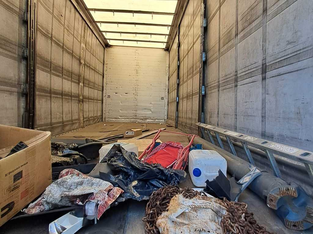 Mercedes-Benz Actros 2542, 6X2 + PANAV TVK18M - Curtainsider truck: picture 4 Mercedes-Benz Actros 2542, 6X2 + PANAV TVK18M - Curtainsider truck: picture 4