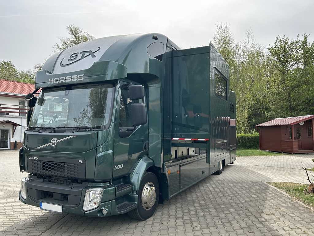 Volvo STX FL, FOR 6 PEOPLE, FOR TRANSPORTING FIVE HORSES, CAMERA, 2X HYDRAULIC FRONT - Other machinery: picture 1 Volvo STX FL, FOR 6 PEOPLE, FOR TRANSPORTING FIVE HORSES, CAMERA, 2X HYDRAULIC FRONT - Other machinery: picture 1