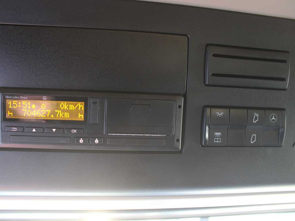 Tractor unit Mercedes-Benz Actros 1848 GIGA SPACE, EURO 6, LOWDECK: picture 16 Tractor unit Mercedes-Benz Actros 1848 GIGA SPACE, EURO 6, LOWDECK: picture 16