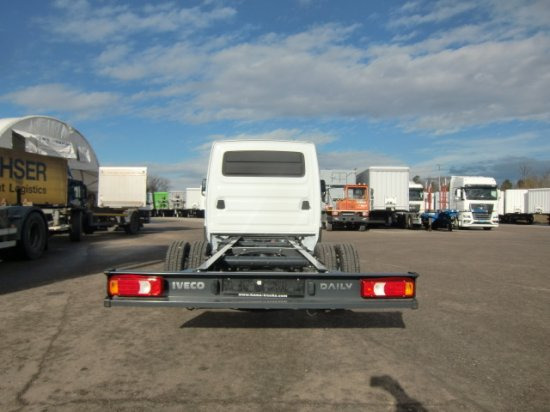 Iveco Daily 40 - 180 Fahrgestell, E6 Automatik mehrere Einheiten verfügbar - Cab chassis truck: picture 5 Iveco Daily 40 - 180 Fahrgestell, E6 Automatik mehrere Einheiten verfügbar - Cab chassis truck: picture 5