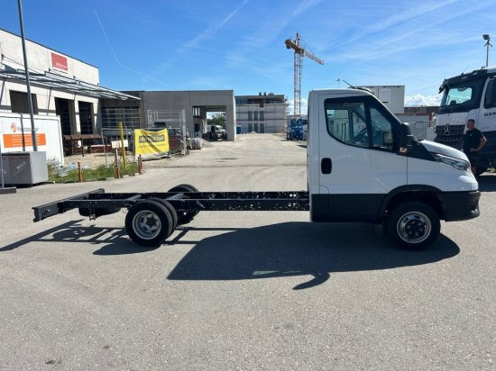 Iveco Daily 40 - 180 Fahrgestell, E6 Ohne Motor/Ohne Getriebe - Cab chassis truck: picture 4 Iveco Daily 40 - 180 Fahrgestell, E6 Ohne Motor/Ohne Getriebe - Cab chassis truck: picture 4