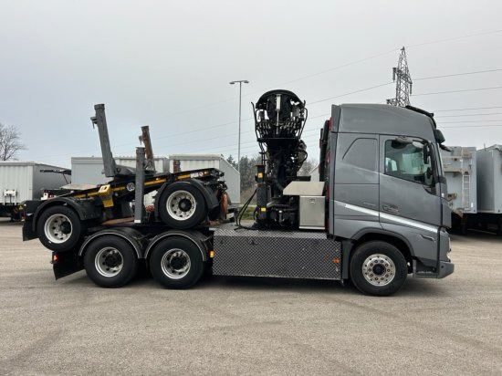 Volvo FH 16 650 6x4 Langholzzug + Doll M2K-9L Nachläufer mit Palfinger Epsilon S260C96, I-Shift, Retarder, - Timber truck, Crane truck: picture 4 Volvo FH 16 650 6x4 Langholzzug + Doll M2K-9L Nachläufer mit Palfinger Epsilon S260C96, I-Shift, Retarder, - Timber truck, Crane truck: picture 4