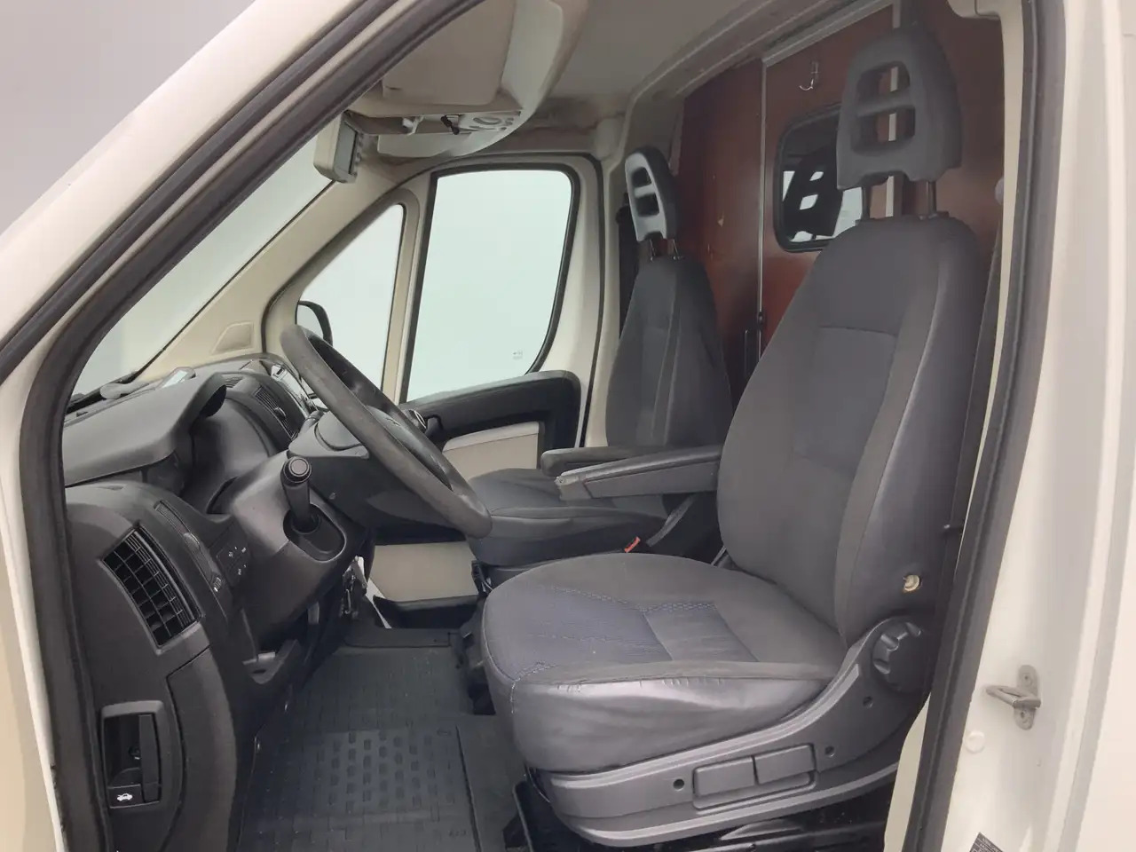 Citroen Jumper 30 2.2 HDI L2H2 Airco Cruise Camera 3 Zits sidebar - Panel van: picture 4 Citroen Jumper 30 2.2 HDI L2H2 Airco Cruise Camera 3 Zits sidebar - Panel van: picture 4