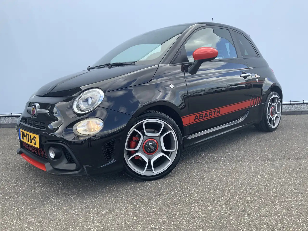 Fiat 500C Abarth 1.4 T-Jet 595 Automaat Euro 6 - Car: picture 1 Fiat 500C Abarth 1.4 T-Jet 595 Automaat Euro 6 - Car: picture 1