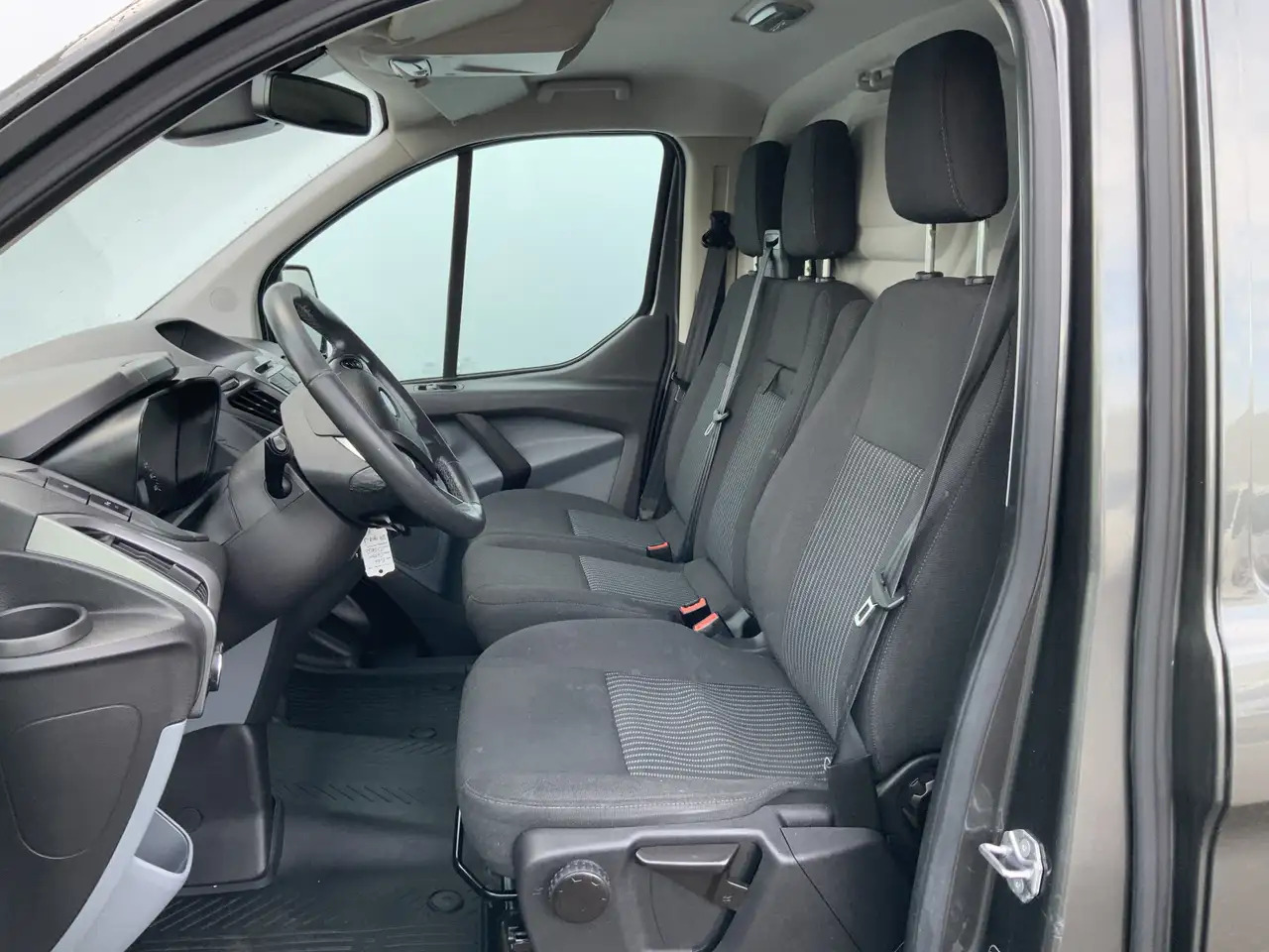 Ford Transit Custom 270 2.2 TDCI L1H1 Trend Airco Camera Cruise Dakdra - Small van: picture 4 Ford Transit Custom 270 2.2 TDCI L1H1 Trend Airco Camera Cruise Dakdra - Small van: picture 4