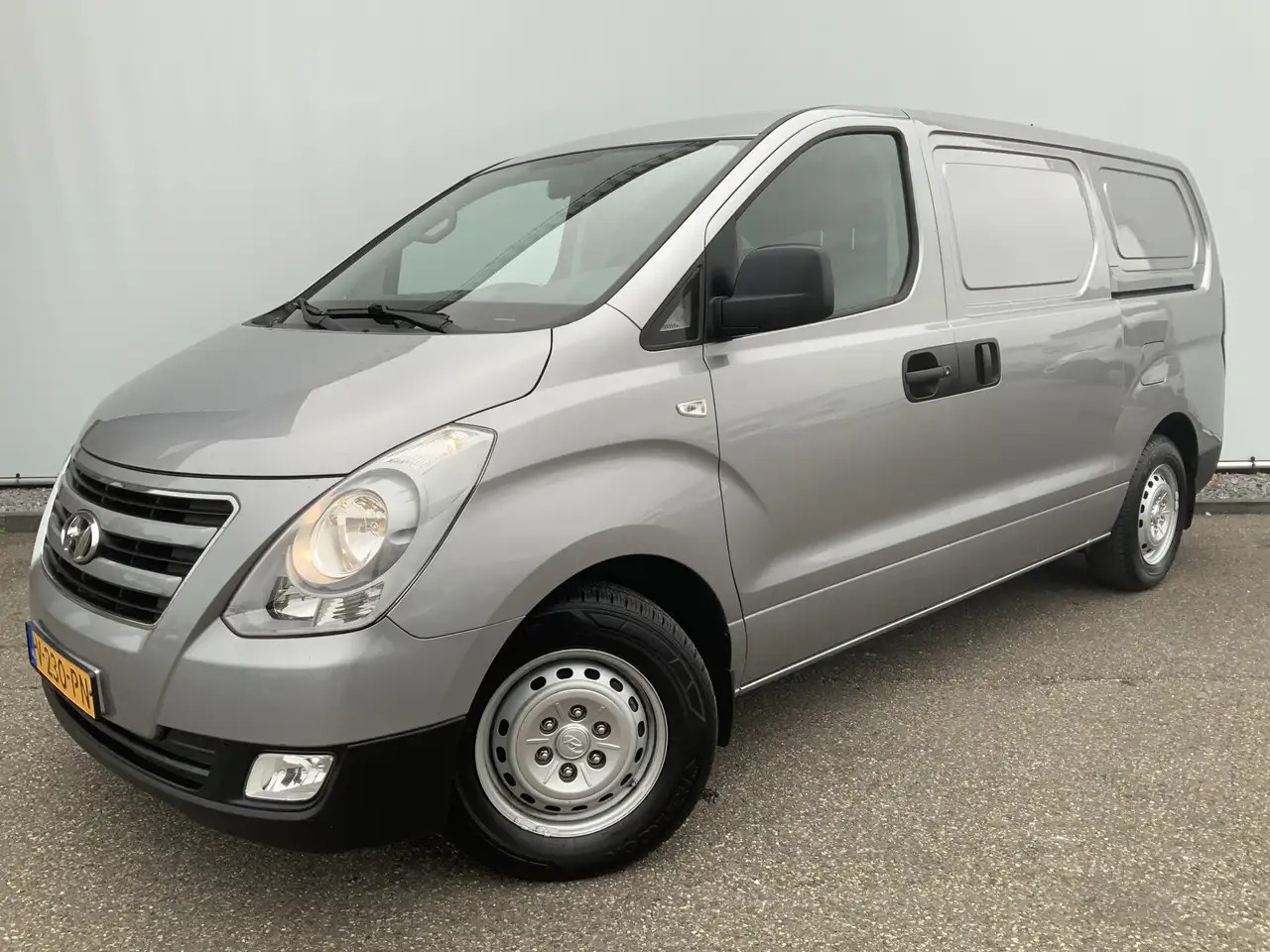 Hyundai H 300 2.5 CRDi Dynamic Dub Schuifdeur Airco Navi 3 Zits - Panel van: picture 1 Hyundai H 300 2.5 CRDi Dynamic Dub Schuifdeur Airco Navi 3 Zits - Panel van: picture 1