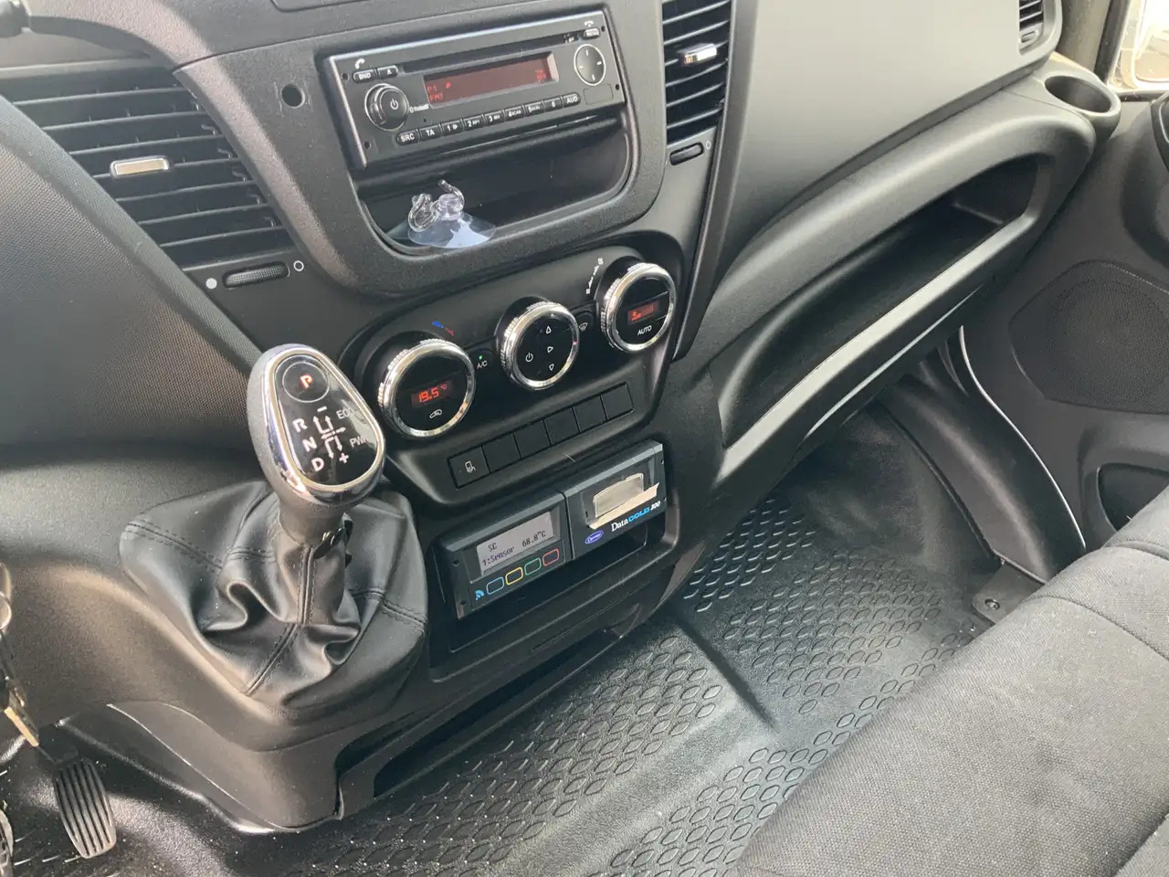 Iveco Daily 35C13 2.3 375 Automaat Koelmeubelbak Deuren Dag&Na - Refrigerated van: picture 4 Iveco Daily 35C13 2.3 375 Automaat Koelmeubelbak Deuren Dag&Na - Refrigerated van: picture 4