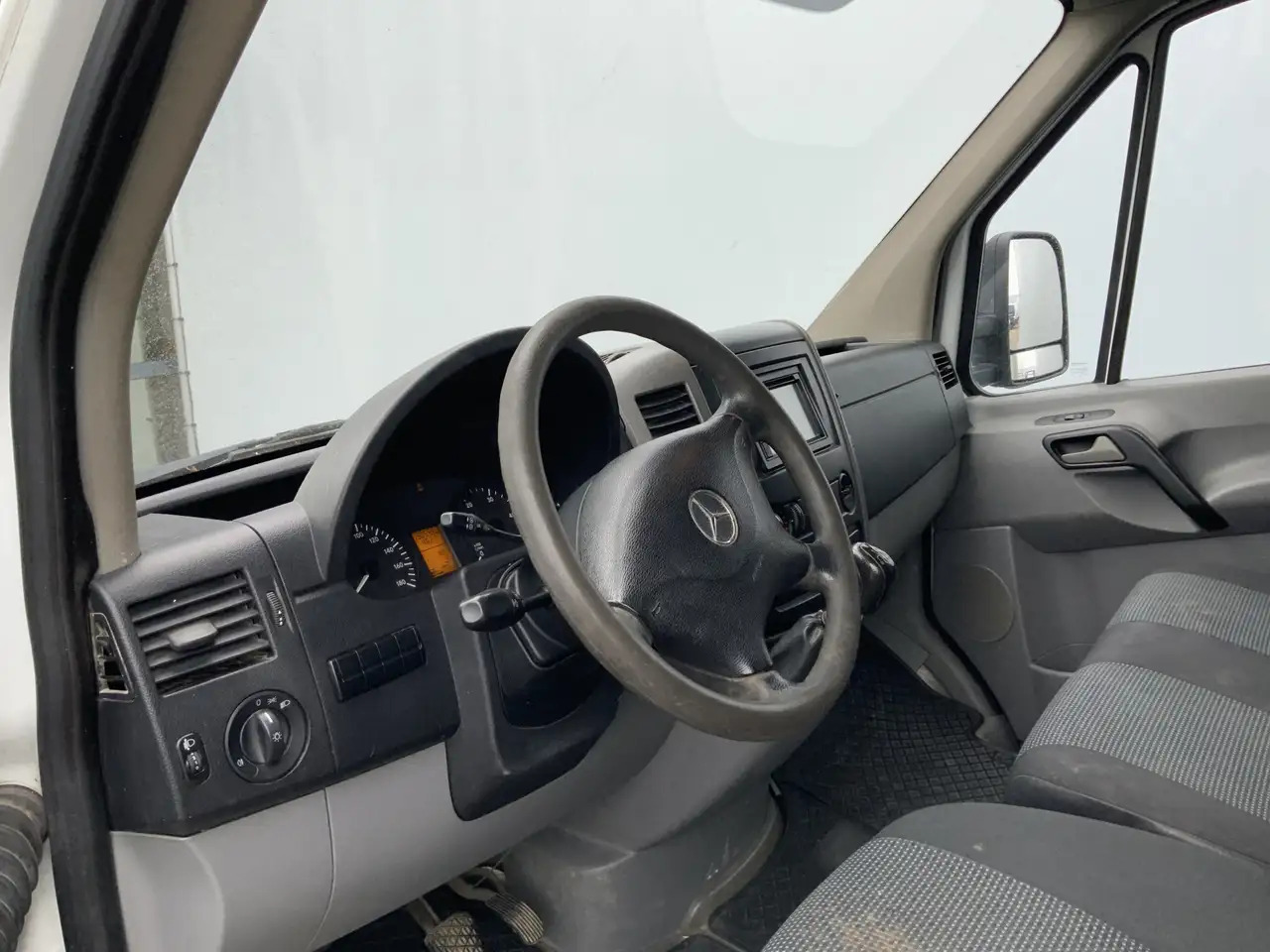 Mercedes-Benz Sprinter 513 2.2 CDI 432 Meubelbak & Deuren 3 Zits Cruise T - Box van: picture 5 Mercedes-Benz Sprinter 513 2.2 CDI 432 Meubelbak & Deuren 3 Zits Cruise T - Box van: picture 5