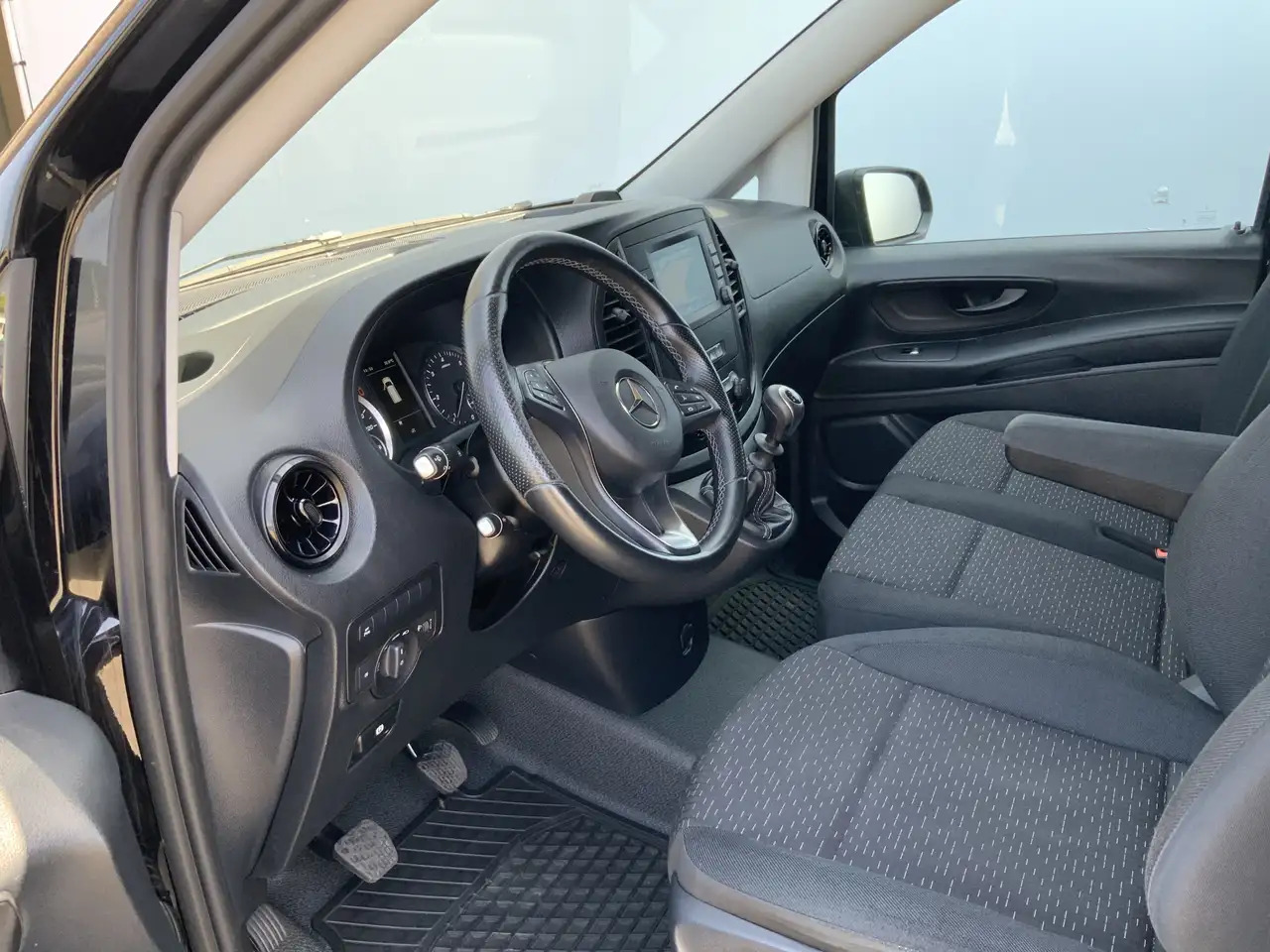 Mercedes-Benz Vito 116 CDI Lang Airco Cruise 3 Zits Navi Camera Dakdr - Small van: picture 4 Mercedes-Benz Vito 116 CDI Lang Airco Cruise 3 Zits Navi Camera Dakdr - Small van: picture 4