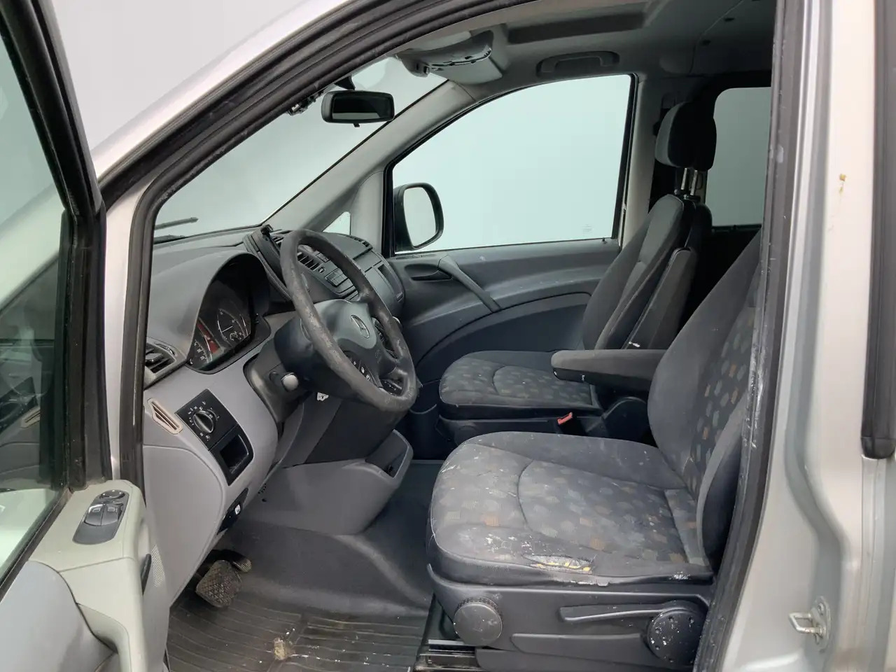 Mercedes-Benz Vito 120 CDI 3.0 V6 Dubb.Cab Autom. 5 Zits Airco Alu Ve - Combi van: picture 3 Mercedes-Benz Vito 120 CDI 3.0 V6 Dubb.Cab Autom. 5 Zits Airco Alu Ve - Combi van: picture 3