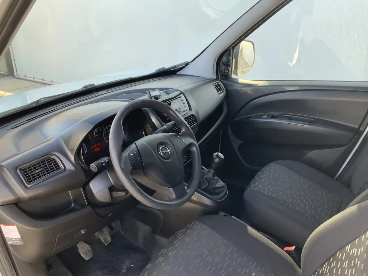 Opel Combo 1.3 CDTi L1H1 ecoFLEX Edition Airco Trekhaak 1000 - Small van: picture 5 Opel Combo 1.3 CDTi L1H1 ecoFLEX Edition Airco Trekhaak 1000 - Small van: picture 5