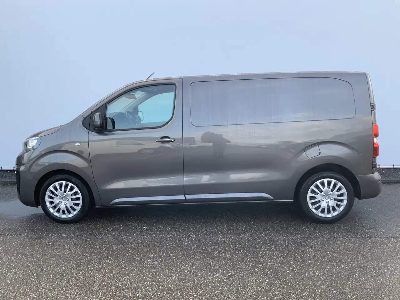 Peugeot Expert 227S 2.0 BlueHD(Koppakking Defect ) 180 Premium Pa - Panel van: picture 3 Peugeot Expert 227S 2.0 BlueHD(Koppakking Defect ) 180 Premium Pa - Panel van: picture 3