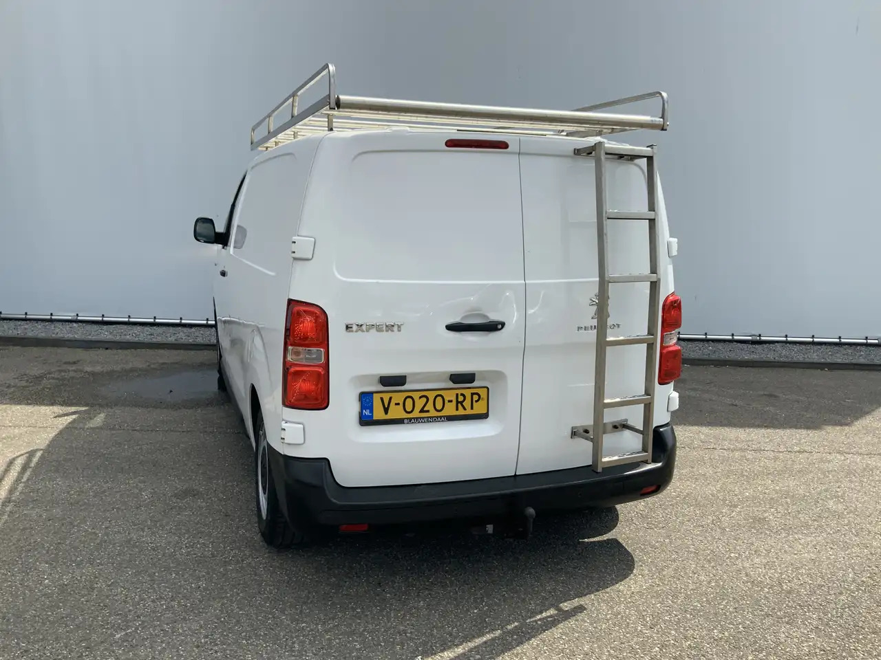 Peugeot Expert glazenwasser 226S 1.6 BlueHDI 115 Inbouw 530 liter - Panel van, Municipal/ Special vehicle: picture 4 Peugeot Expert glazenwasser 226S 1.6 BlueHDI 115 Inbouw 530 liter - Panel van, Municipal/ Special vehicle: picture 4