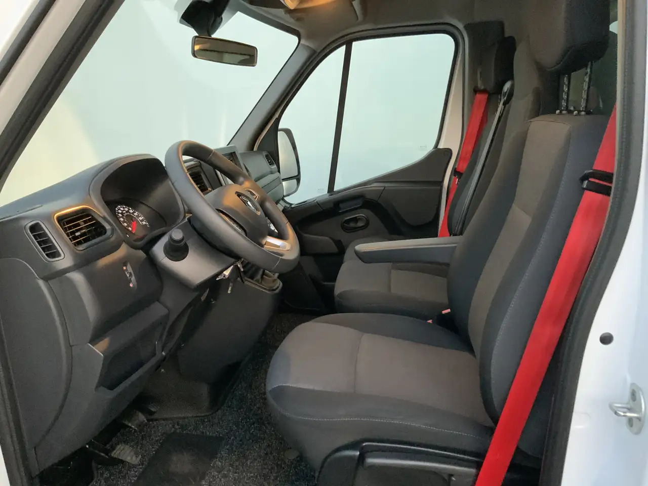 Renault Master T35 2.3 dCi 145 L3 Meubelbak&Klep Zijdeur Airco Cr - Box van: picture 4 Renault Master T35 2.3 dCi 145 L3 Meubelbak&Klep Zijdeur Airco Cr - Box van: picture 4