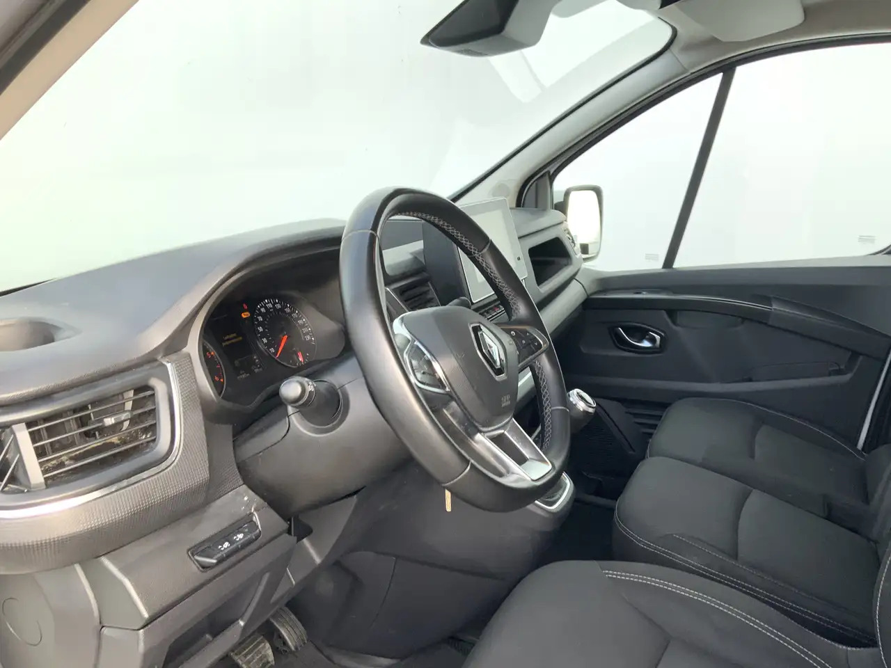 Renault Trafic 2.0 dCi 130 T30 L2H1 Work Edition Airco Cruise Nav - Panel van: picture 5 Renault Trafic 2.0 dCi 130 T30 L2H1 Work Edition Airco Cruise Nav - Panel van: picture 5