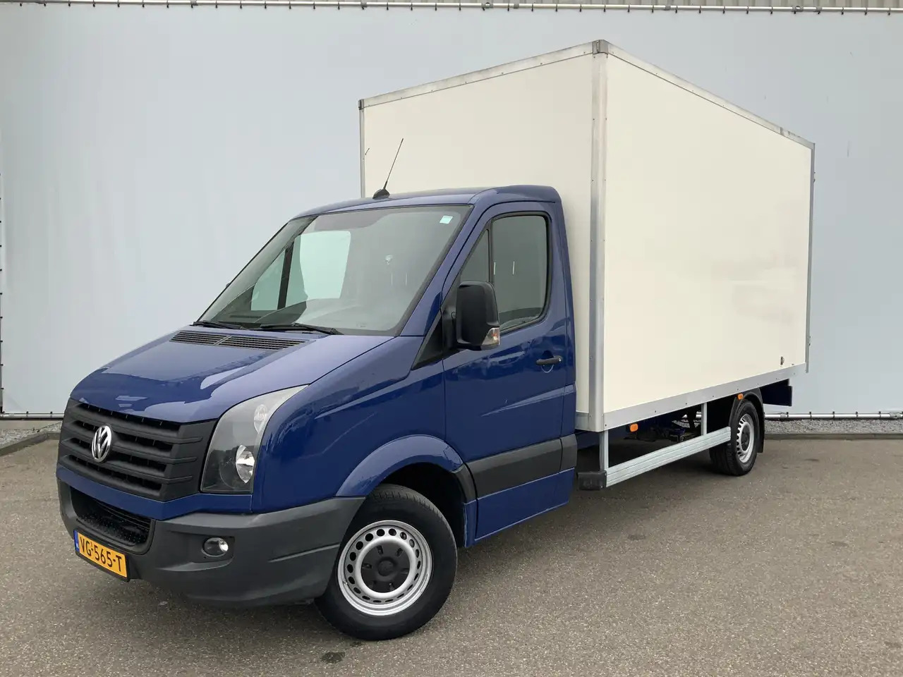 Volkswagen Crafter 32 2.0 TDI L3H2 Meubelbak & Deuren Airco Cruise 3 - Box van: picture 1 Volkswagen Crafter 32 2.0 TDI L3H2 Meubelbak & Deuren Airco Cruise 3 - Box van: picture 1
